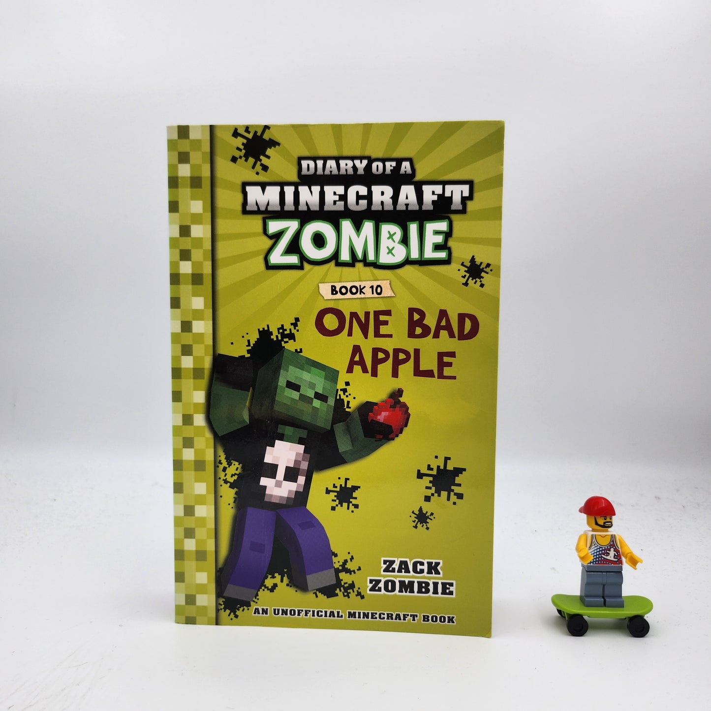 One Bad Apple (Diary of a Minecraft Zombie #10) - Zack Zombie