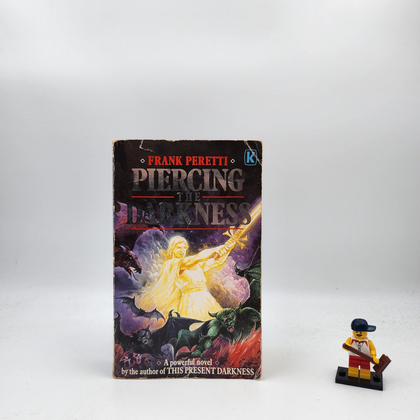 Piercing the Darkness (Darkness #2) - Frank E. Peretti