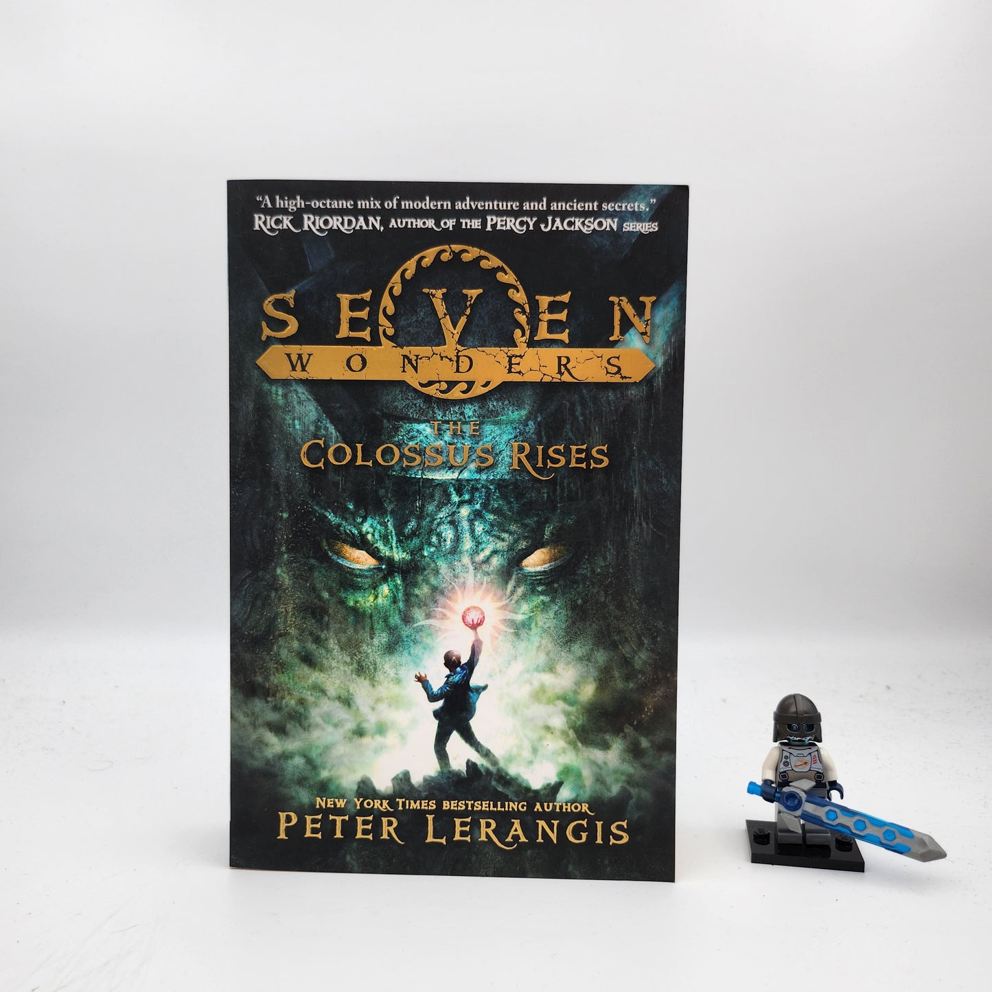 The Colossus Rises (Seven Wonders #1) - Peter Lerangis