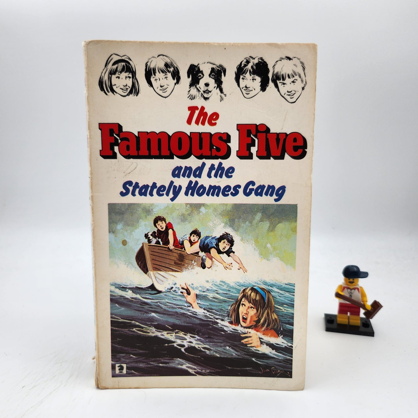 The Famous Five and the Stately Homes Gang (Claude Voiler Sequels #1)