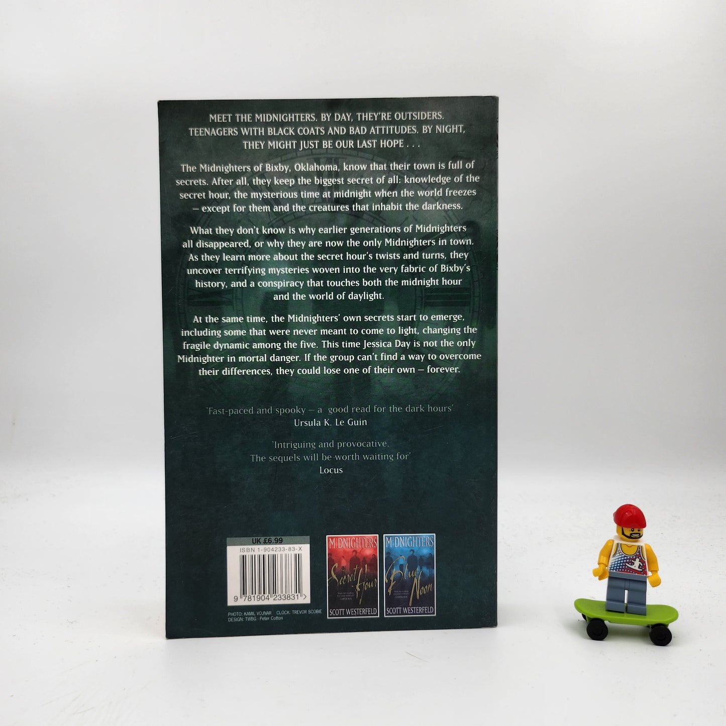 Touching Darkness (Midnighters #2)