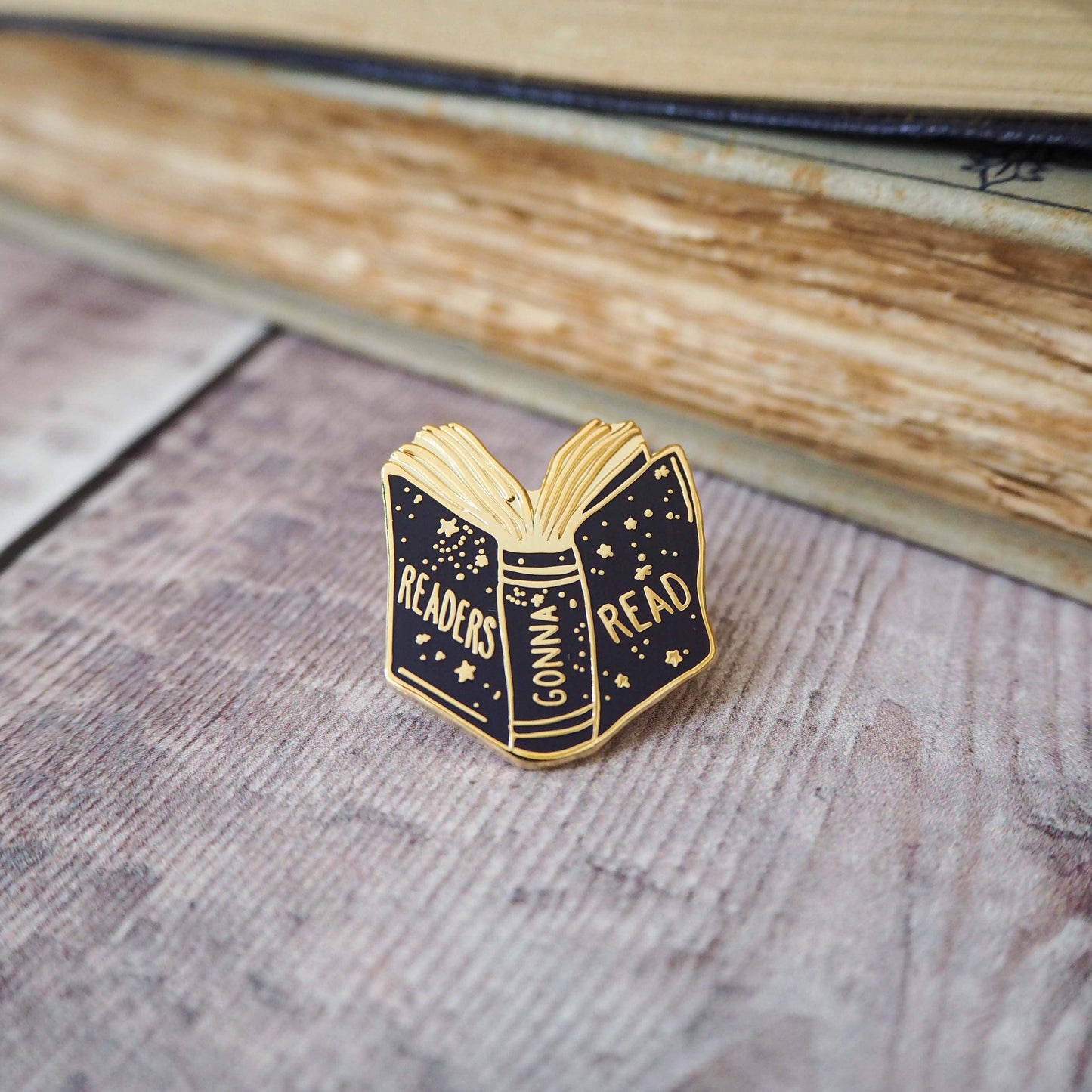 'Readers Gonna Read'- Enamel Pin