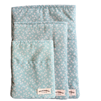 Book Sleeve - Blue Daisy