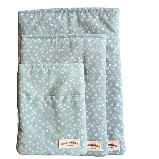 Book Sleeve - Blue Daisy