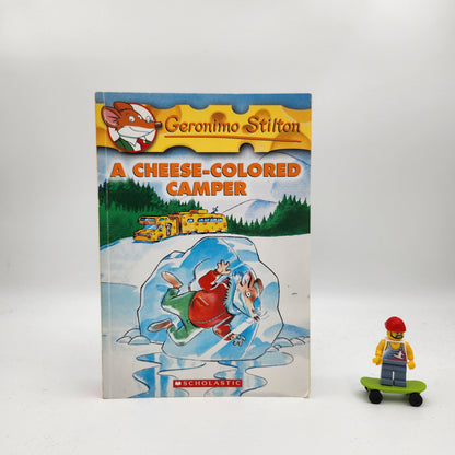 A Cheese-colored Camper (Geronimo Stilton #16)