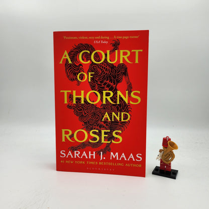 A Court of Thorns and Roses (A Court of Thorns and Roses #1)