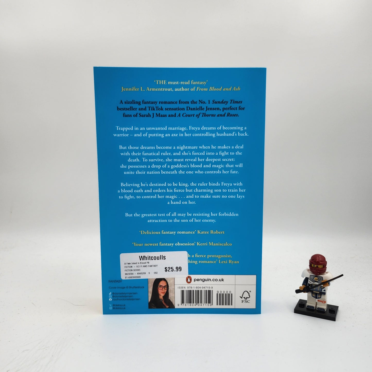 A Fate Inked in Blood (Saga of the Unfated #1)