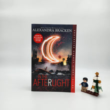 Load image into Gallery viewer, In the Afterlight (The Darkest Minds #3) - Alexandra Bracken
