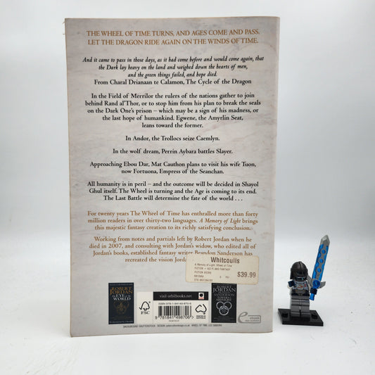 A Memory Of Light (The Wheel of Time #14)