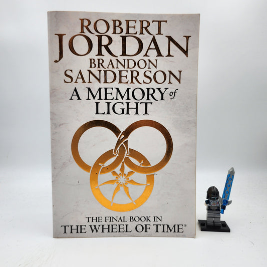 A Memory Of Light (The Wheel of Time #14)