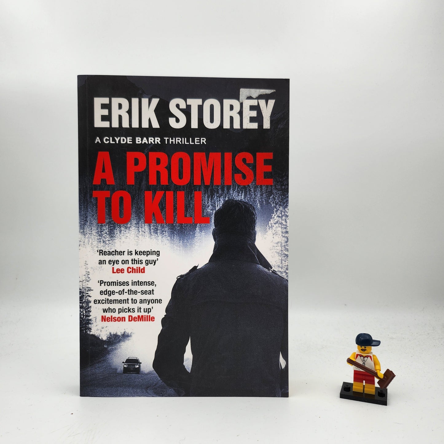 A Promise to Kill: A Clyde Barr Thriller (Clyde Barr #2) - Erik Storey
