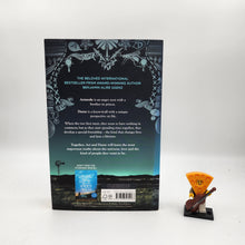 Load image into Gallery viewer, Aristotle and Dante Discover the Secrets of the Universe (Aristotle and Dante #1) - Benjamin Alire Sáenz
