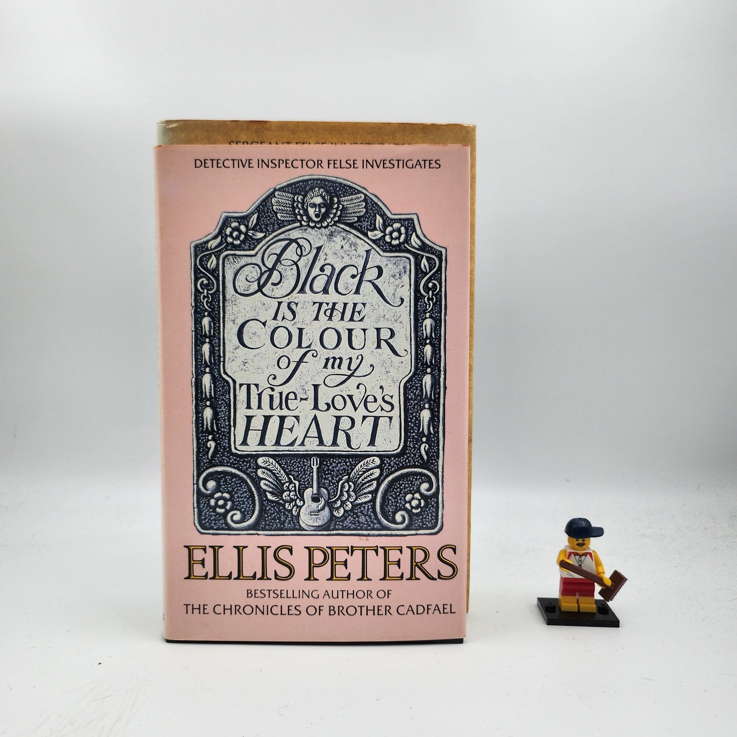 Black Is the Colour of My True Love's Heart (The Felse Investigations #6) - Ellis Peters