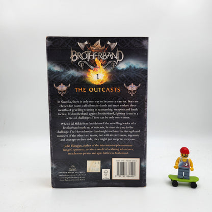 The Outcasts (Brotherband Chronicles #1)