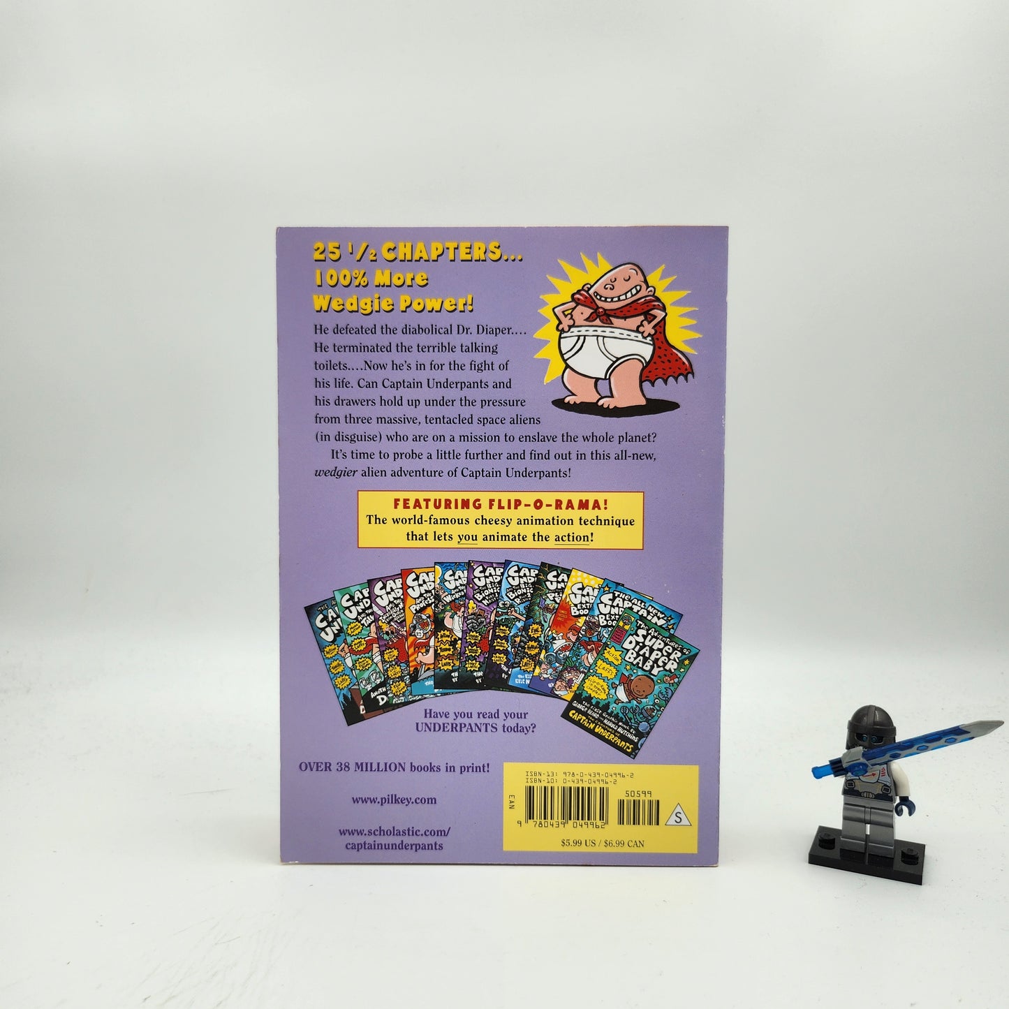 Captain Underpants and the Invasion of the Incredibly Naughty Cafeteria Ladies from Outer Space (Captain Underpants #3)