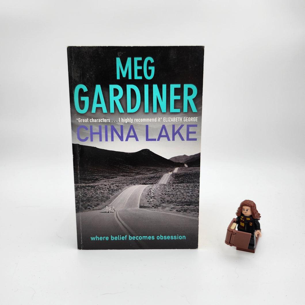 China Lake (Evan Delaney #1) - Meg Gardiner