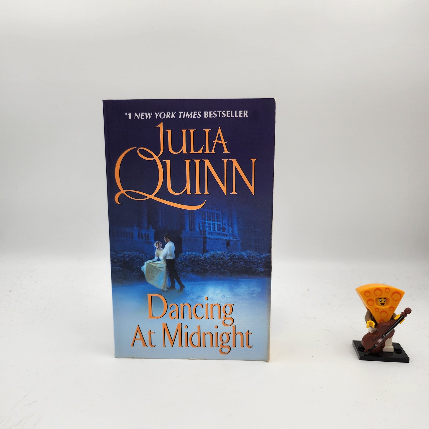 Dancing at Midnight (The Splendid Trilogy #2) - Julia Quinn