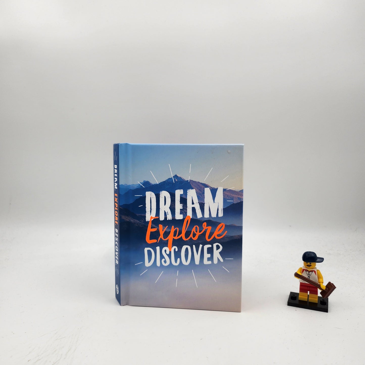 Dream. Explore. Discover: Inspiring Quotes to Spark Your Wanderlust - Summersdale