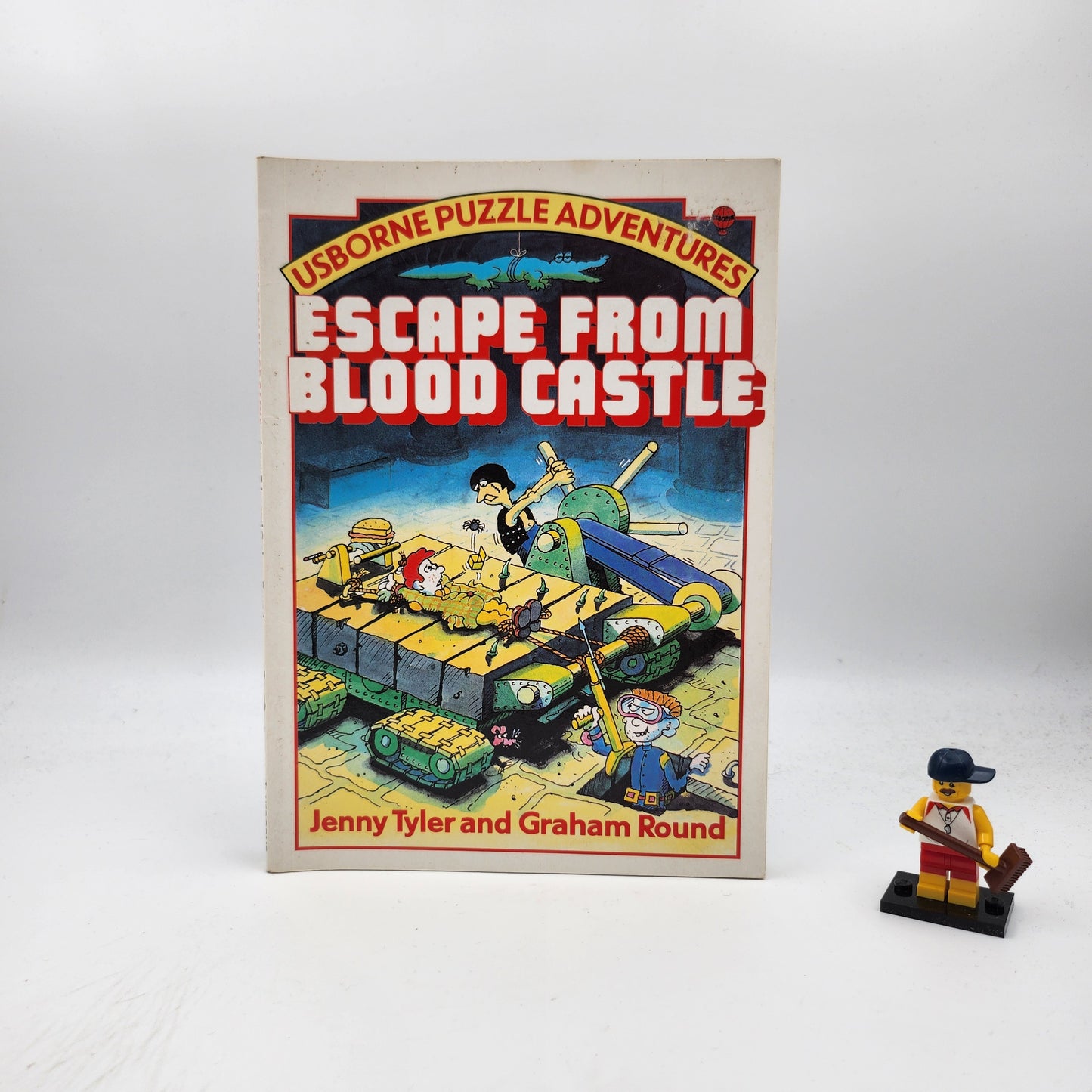 Escape from the Blood Castle (Usborne Puzzle Adventures #1)