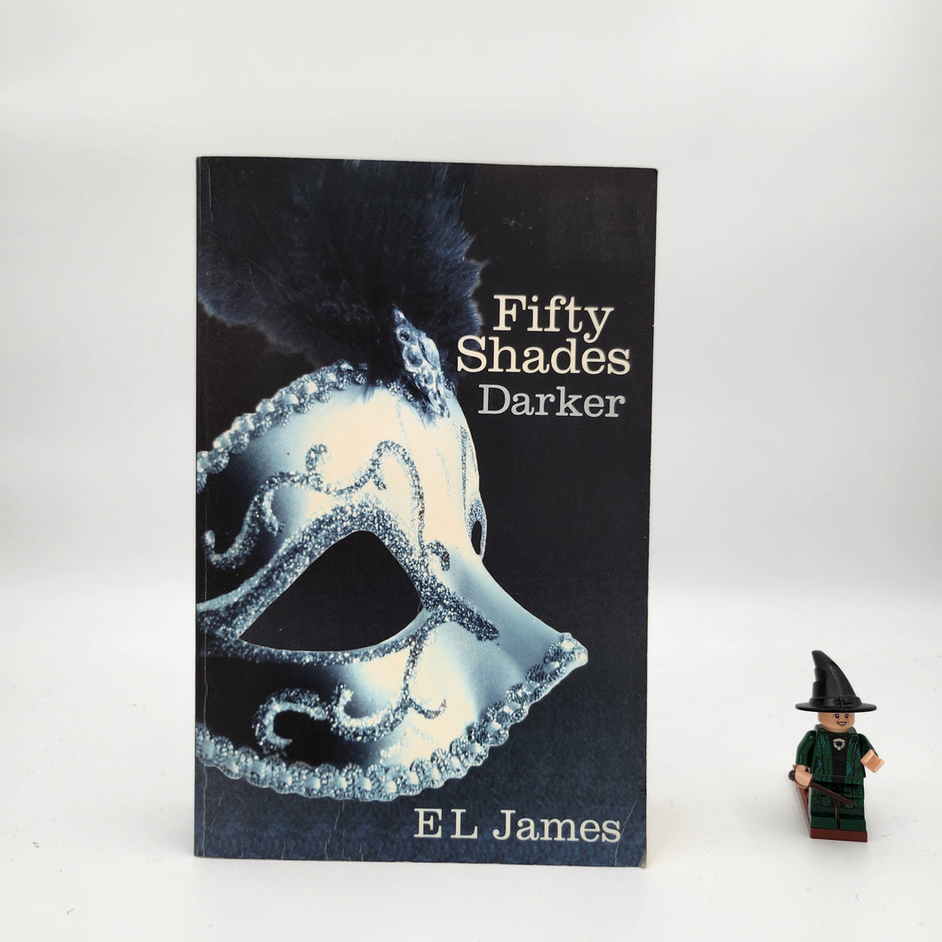 Fifty Shades Darker (Fifty Shades #2)  - E. L. James