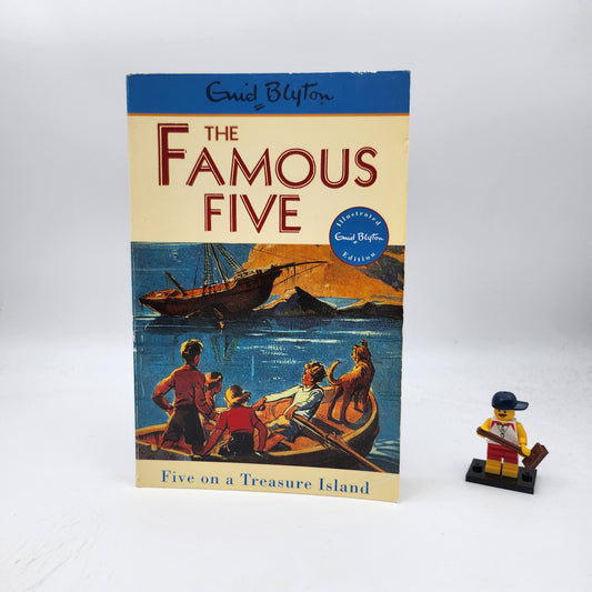 Five on a Treasure Island (Famous Five #1)