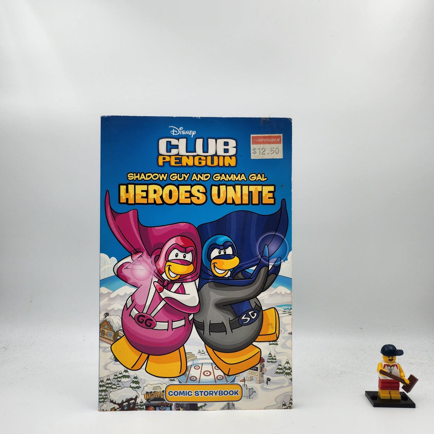 Club Penguin: Shadow Guy and Gamma Girl Heroes Unite