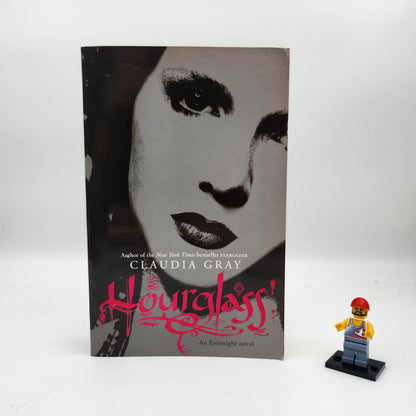 Hourglass (Evernight #3) - Claudia Gray