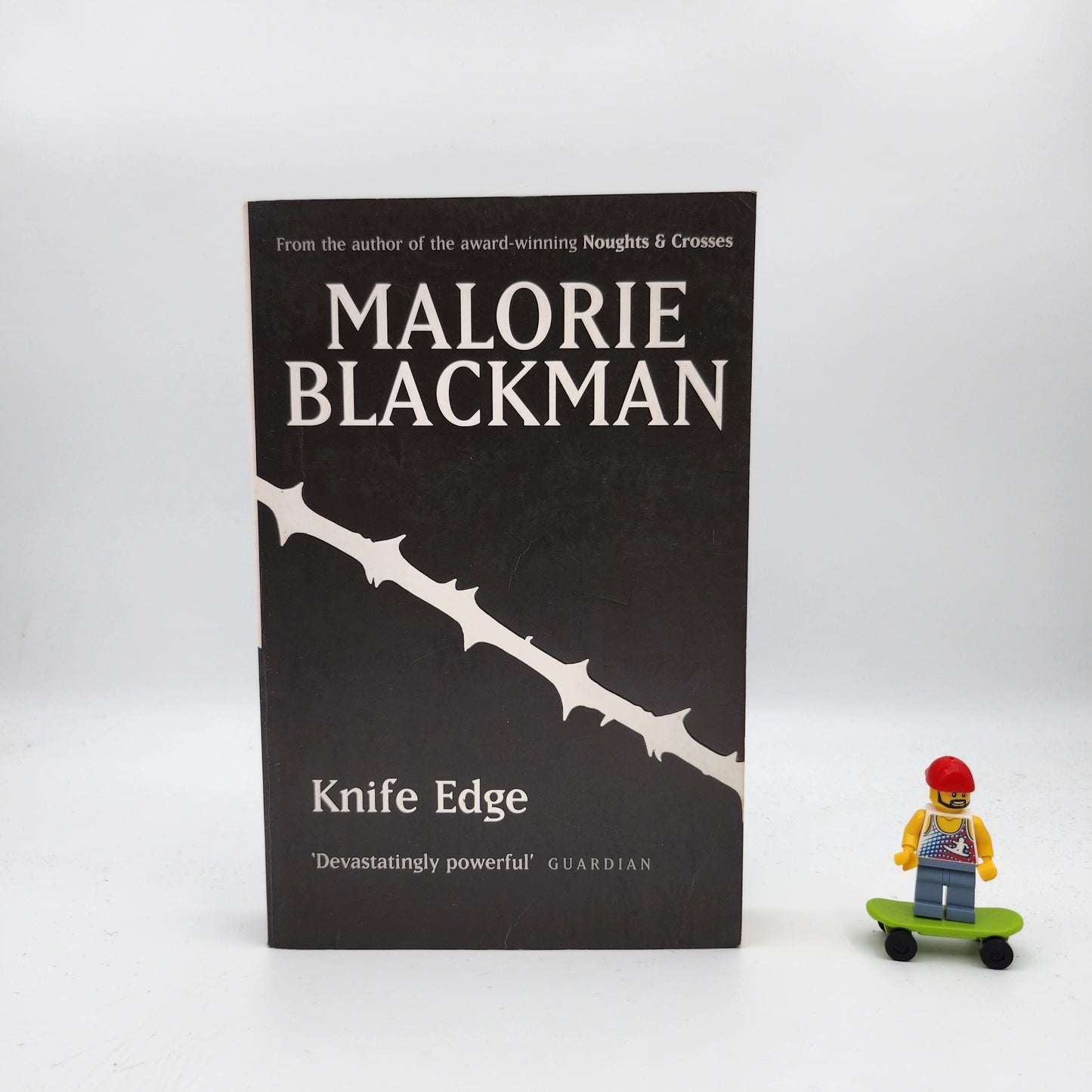 Knife Edge (Noughts and Crosses #2)