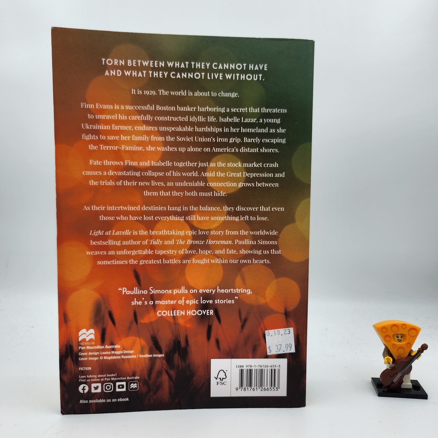 Light at Lavelle - Paullina Simons