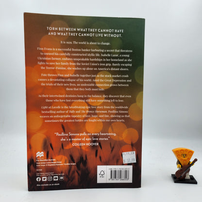 Light at Lavelle - Paullina Simons