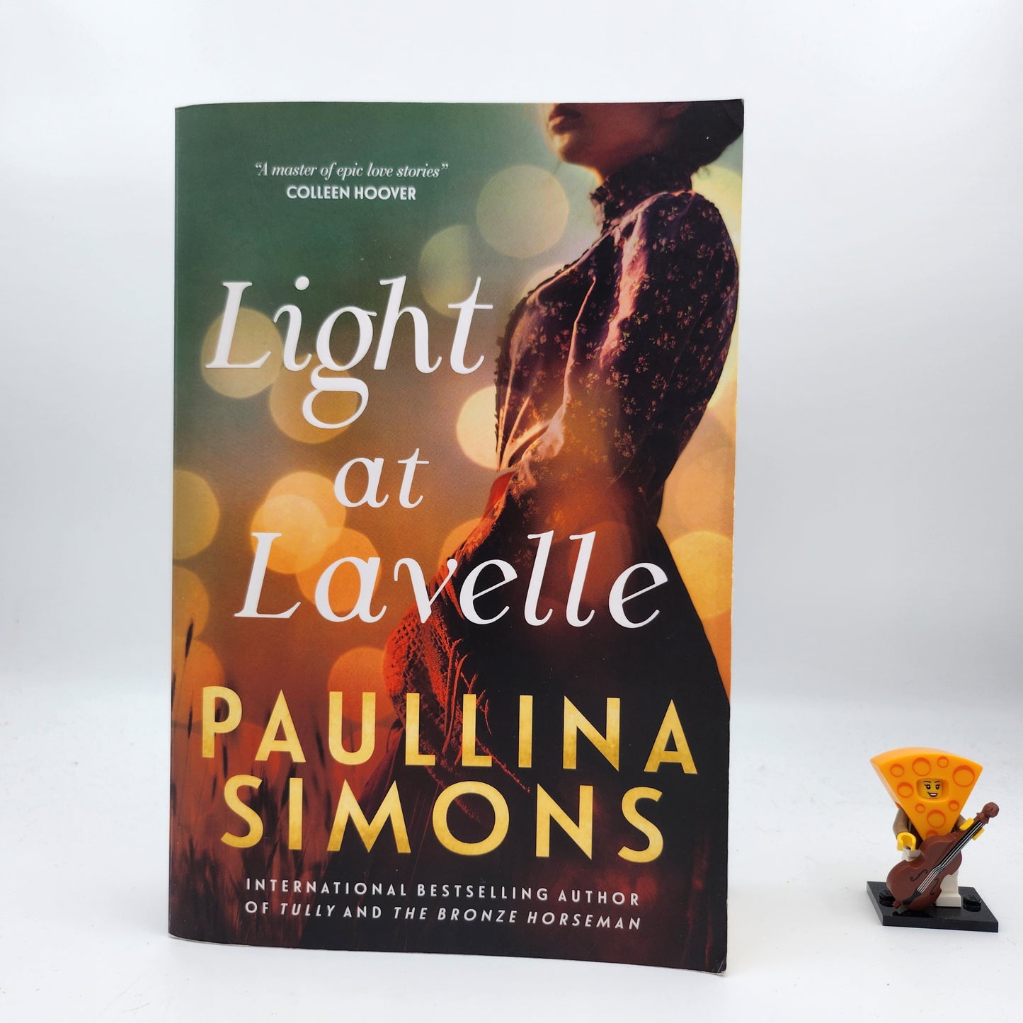 Light at Lavelle - Paullina Simons