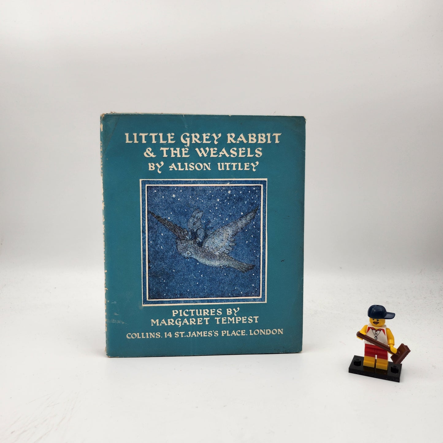 Little Grey Rabbit and the Weasels (Tales of the Little Grey Rabbit #18)