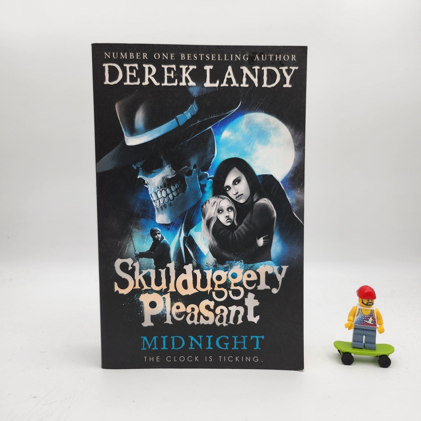 Midnight (Skulduggery Pleasant #11)