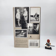 Load image into Gallery viewer, Miss Peregrine&#39;s Home for Peculiar Children (Miss Peregrine&#39;s Peculiar Children #1) - Ransom Riggs
