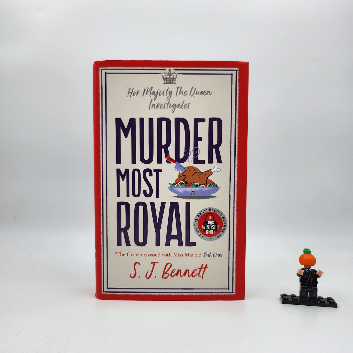 Murder Most Royal (Her Majesty the Queen Investigates #3)