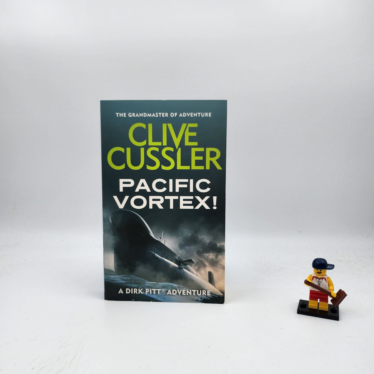 Pacific Vortex! (Dirk Pitt® #1) - Clive Cussler