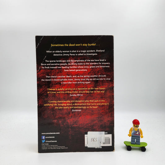 Red Bones (Shetland #6)