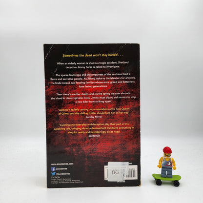 Red Bones (Shetland #6)