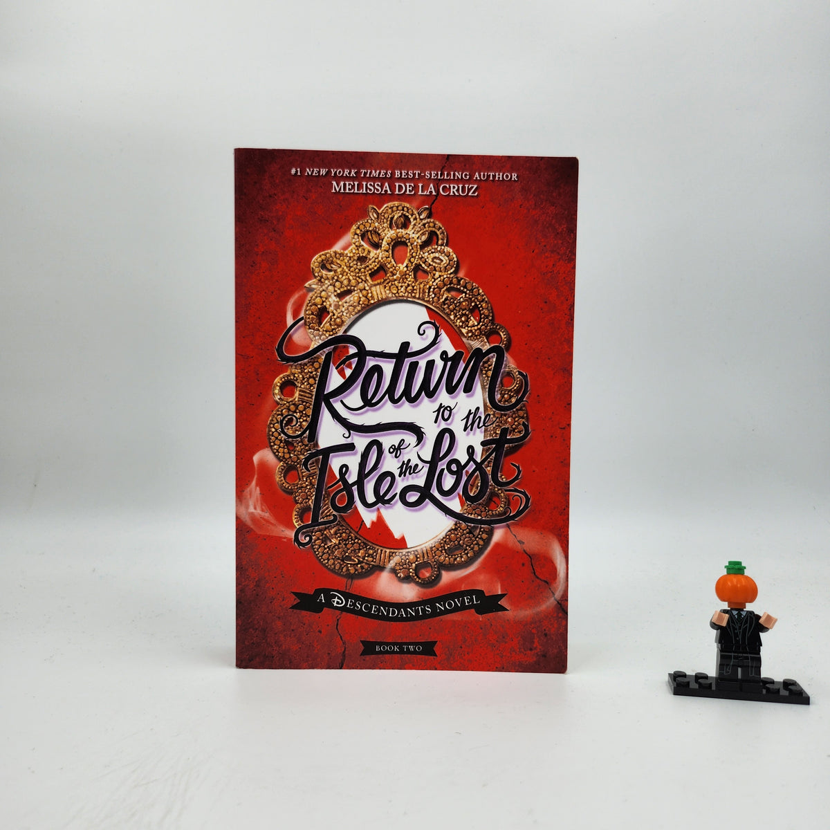 Return to the Isle of the Lost (Descendants #2)