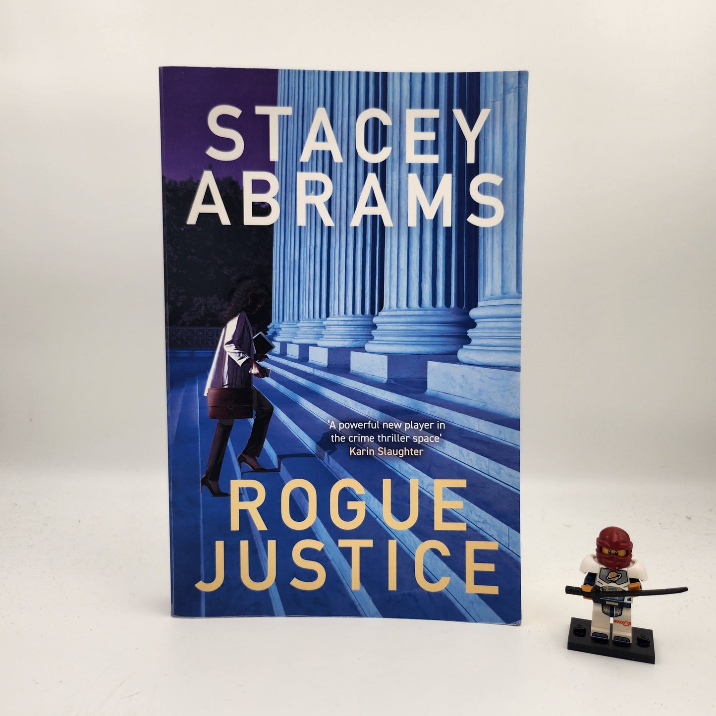 Rogue Justice (Avery Keene #2) - Stacey Abrams