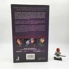 Load image into Gallery viewer, Shadow Kiss (Vampire Academy #3) - Richelle Mead
