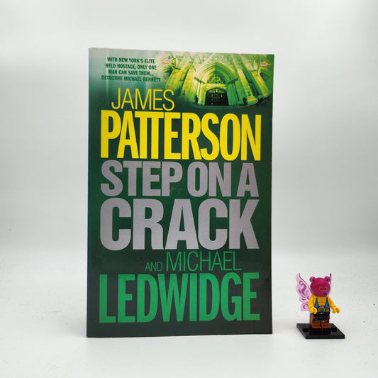 Step on a Crack (Michael Bennett #1)