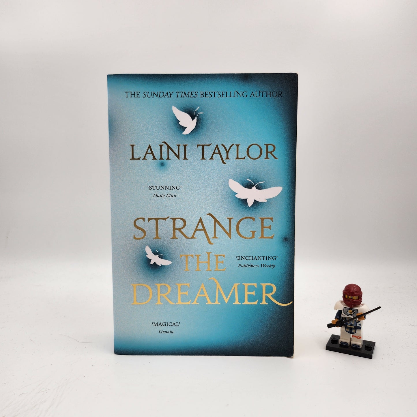 Strange the Dreamer (Strange the Dreamer #1)