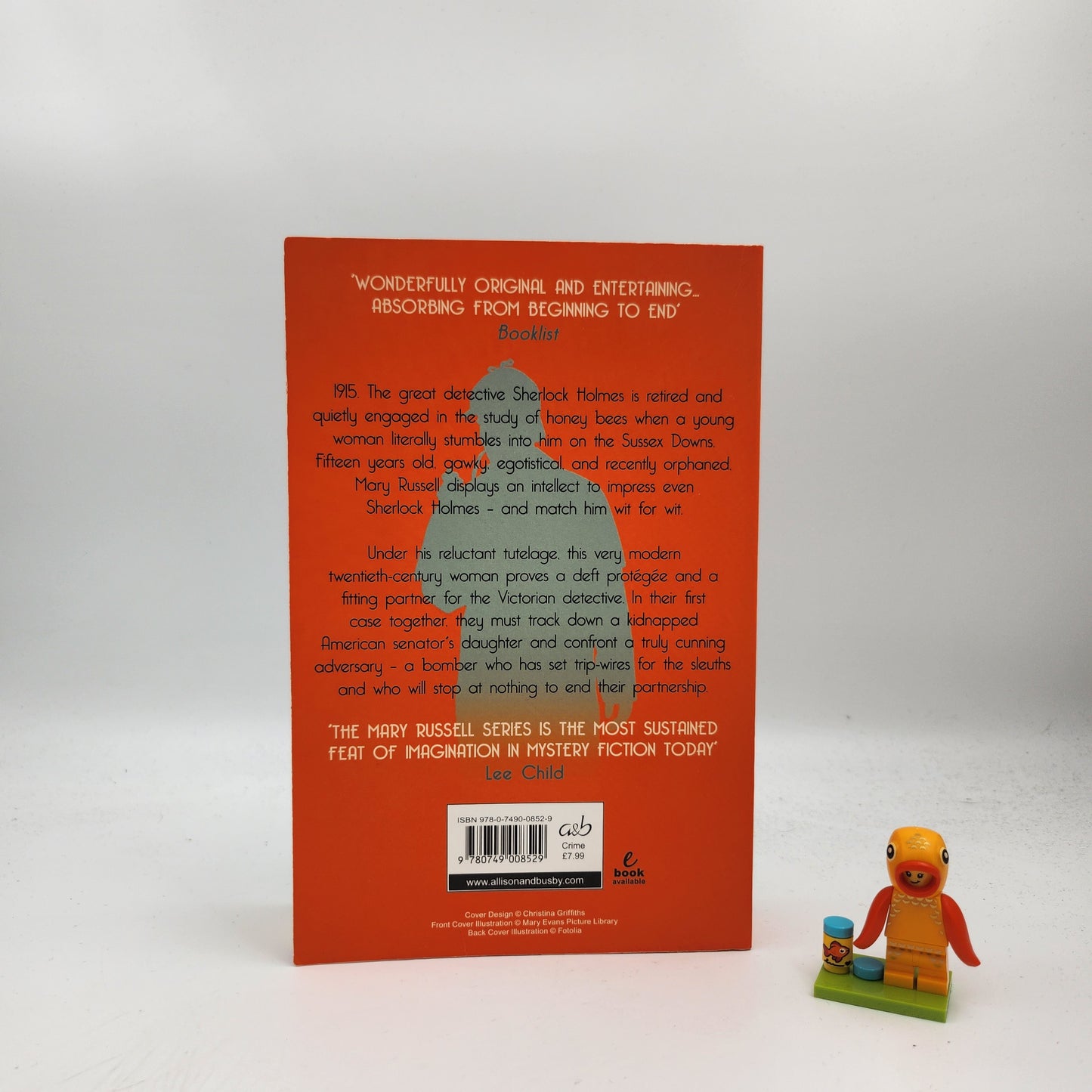 The Beekeeper's Apprentice (Mary Russell and Sherlock Holmes #1)