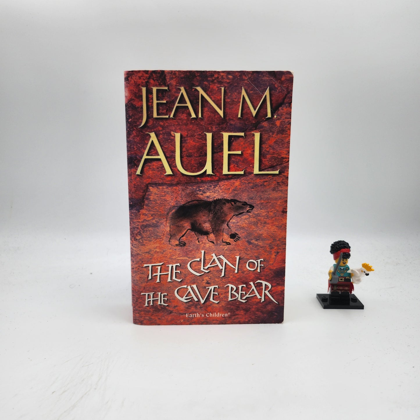 The Clan of the Cave Bear (Earth's Children #1)