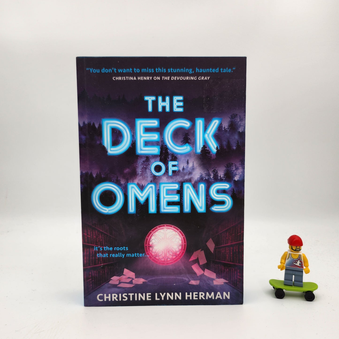 The Deck of Omens (The Devouring Gray #2)