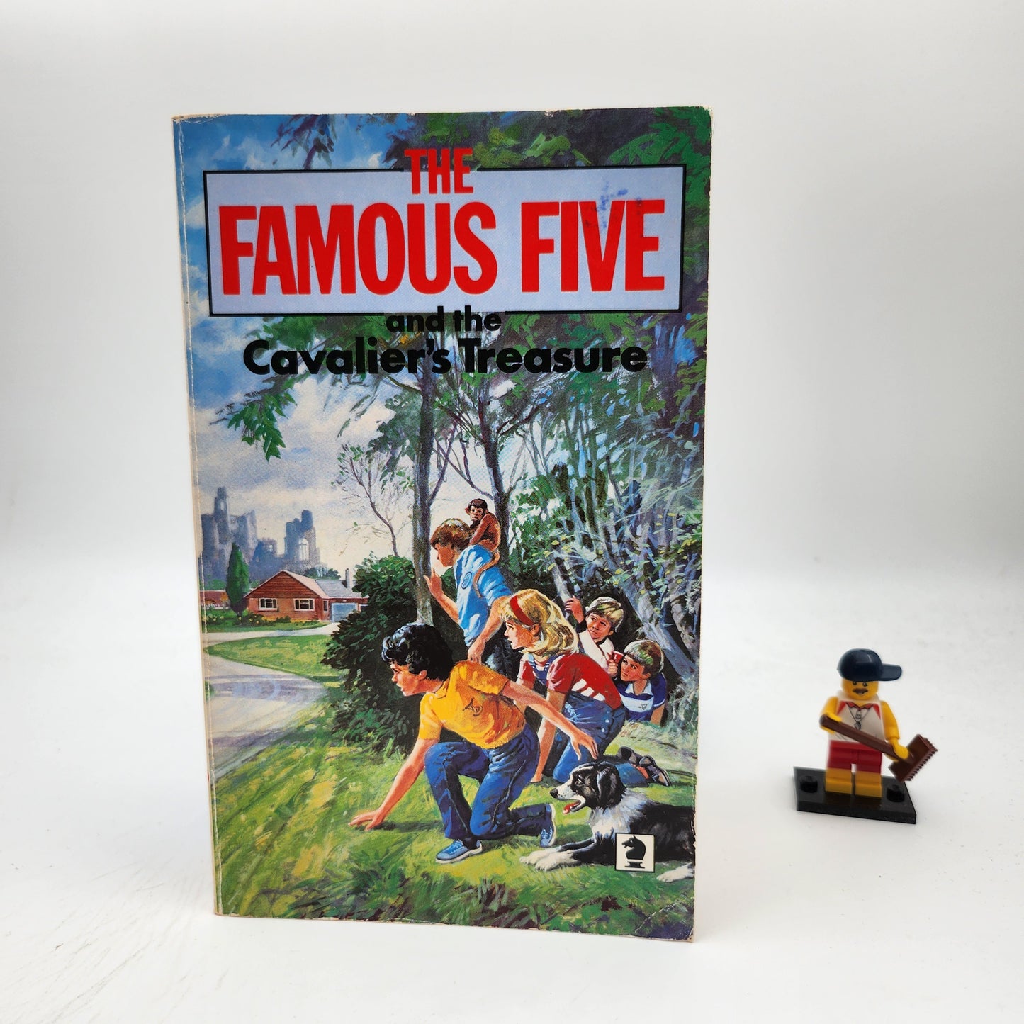 The Famous Five and the Cavalier's Treasure (Claude Voiler Sequels #10)