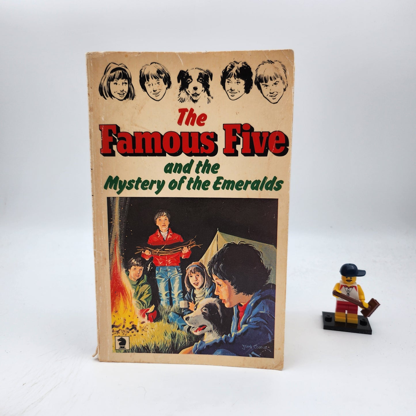 The Famous Five and the Mystery of the Emeralds (Claude Voiler Sequels #2)