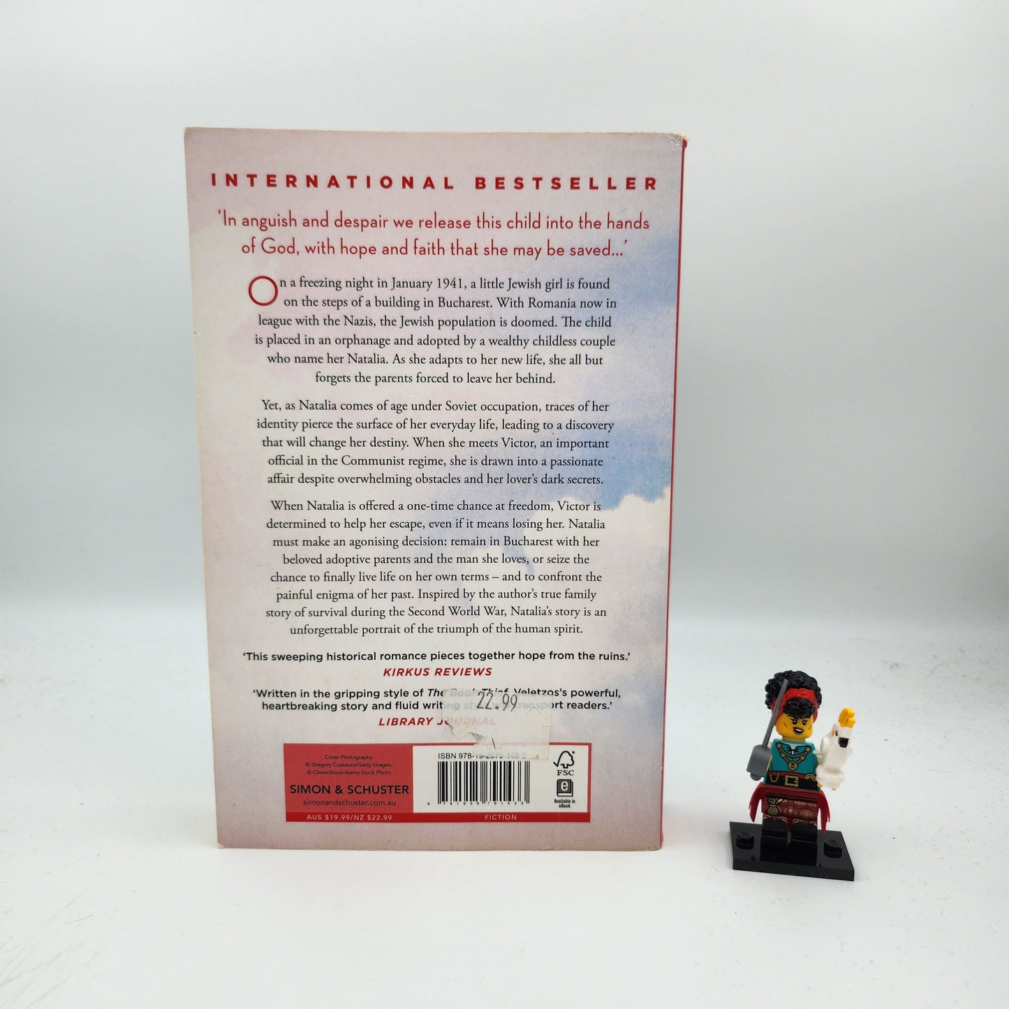 The Girl They Left Behind - Roxanne Veletzos