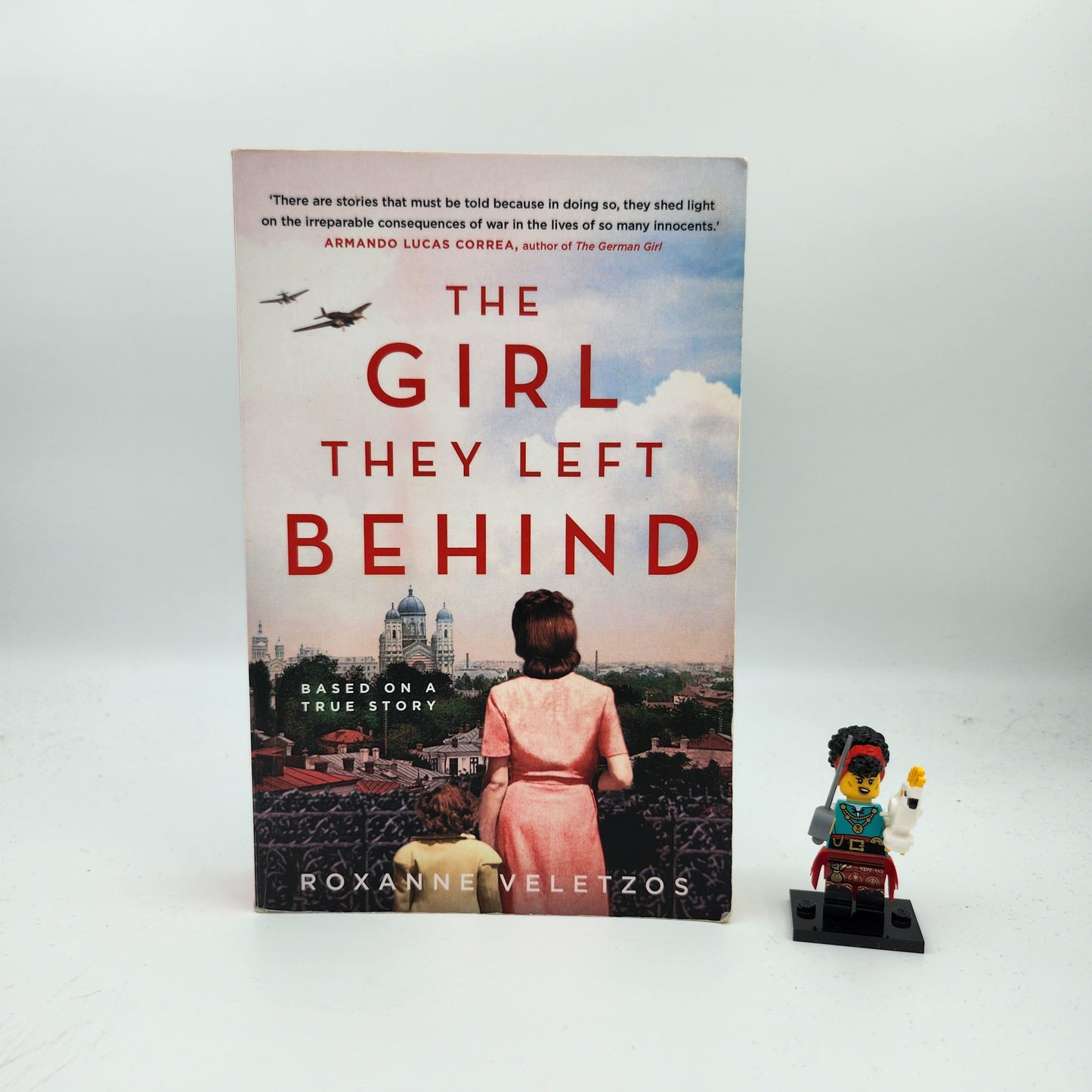 The Girl They Left Behind - Roxanne Veletzos